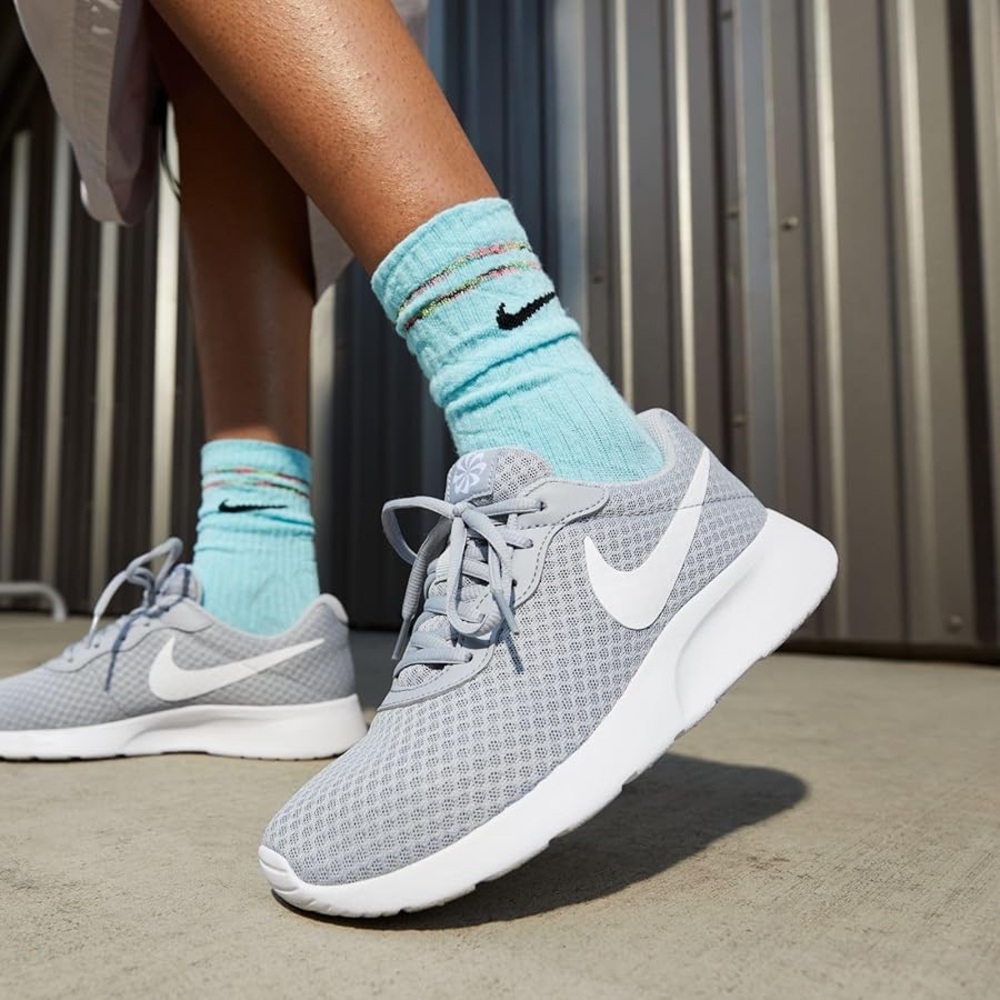 Nike Women's Light Gray Tanjun Sneakers